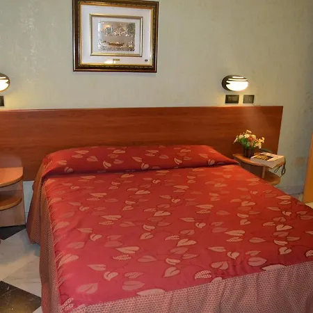Hotel Ferrarese 2*