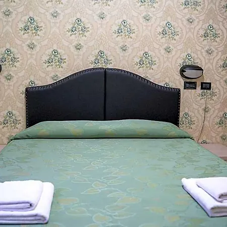 Hotel Ferrarese 2*