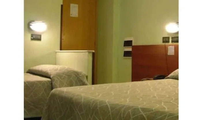 Ξενοδοχείο Ferrarese 2*