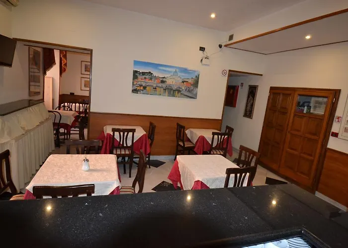 Ξενοδοχείο Ferrarese 2*