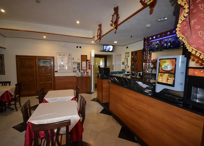 Ξενοδοχείο Ferrarese 2*