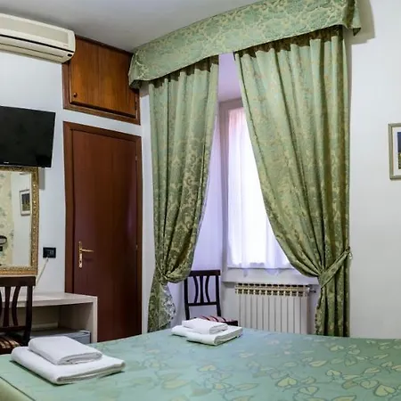 Hotel Ferrarese Rom