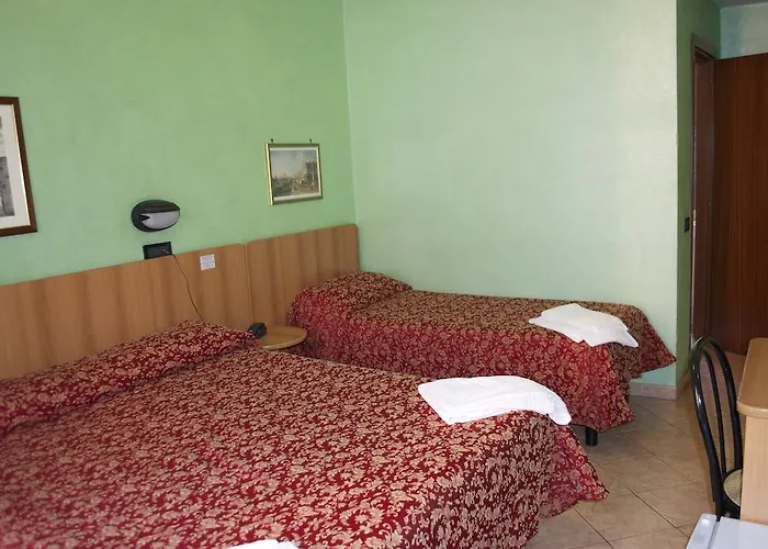 Hotel Ferrarese Rome